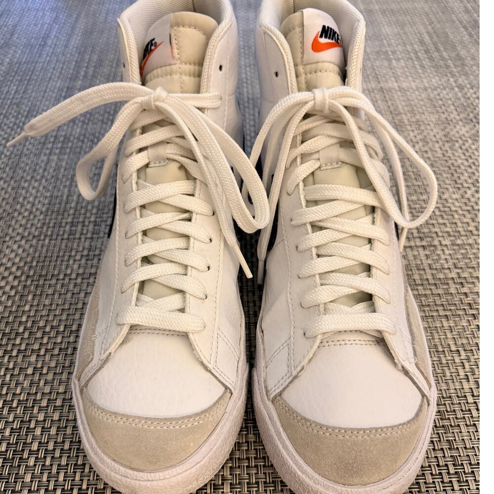 NIKE Men's Blazer Mid '77 Vintage high Top sneakers in white and black leather 7 - Picture 2 of 7